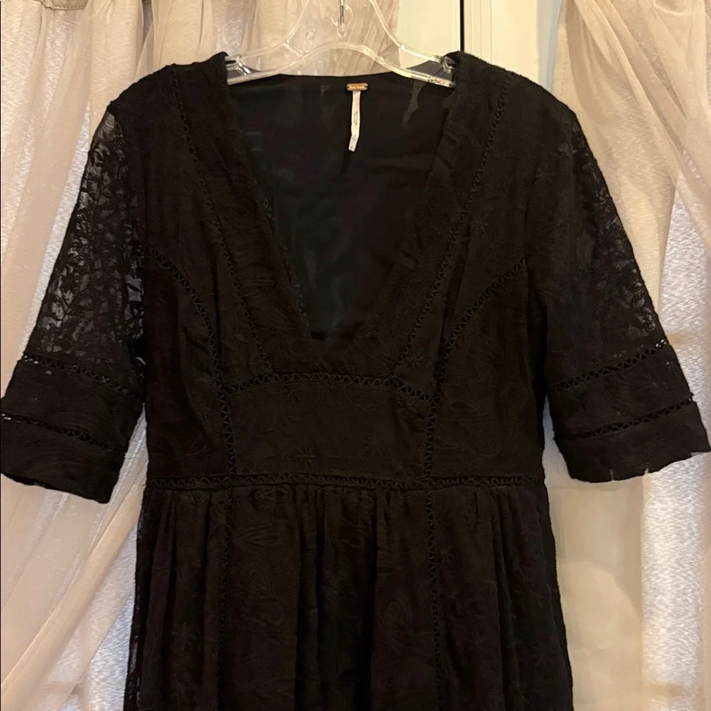 Free People Mountain Laurel Black Lace Midi Dress Size 6 - Picture 5 of 7